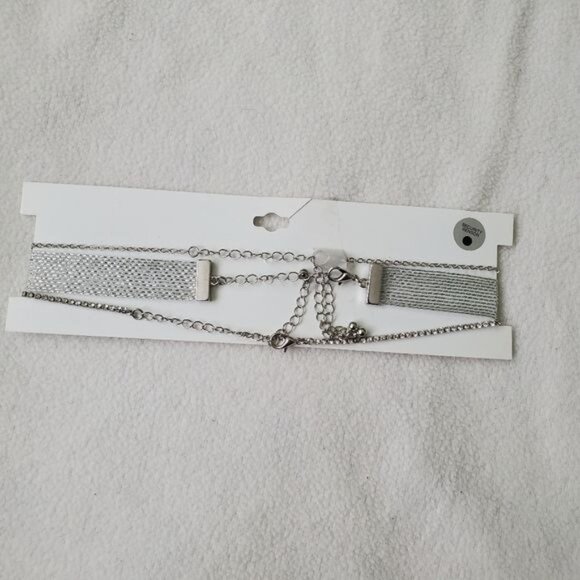 Charlotte Russe necklace silver color metal and fabric materials - Picture 4 of 7